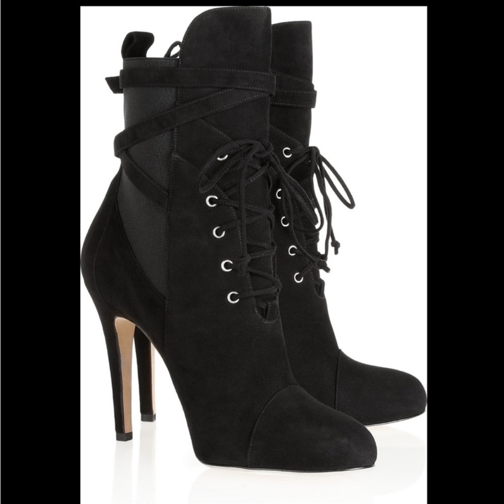 OSCAR de La Renta- Suede Black Lace up boots- Size 37- box included